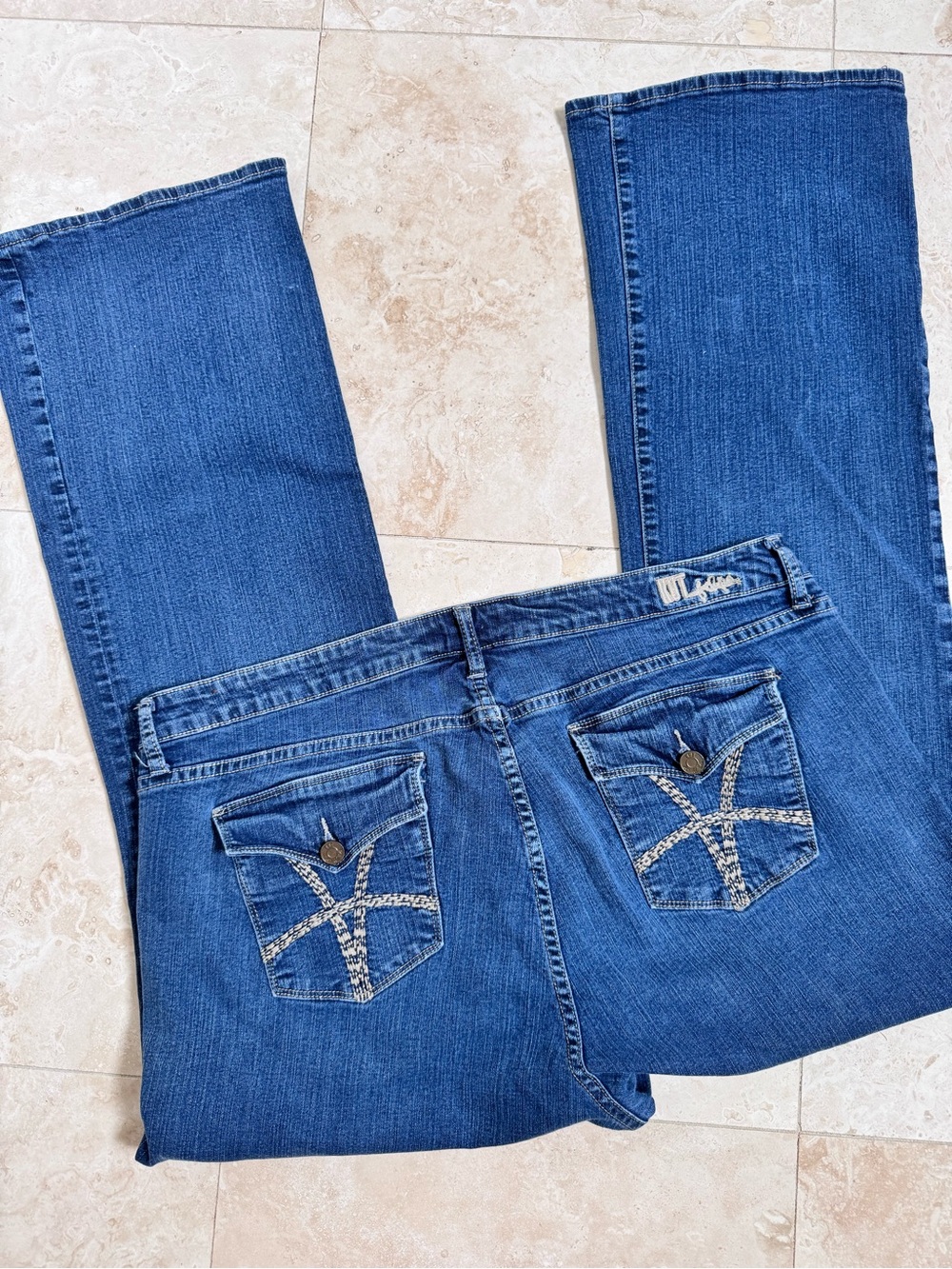 Kut from the Kloth Natalie High Rise Bootcut Jeans • Medium Wash Size 18W